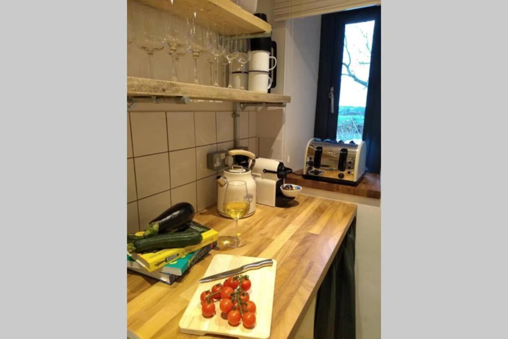 Farmhand Cottage Narberth Esterno foto