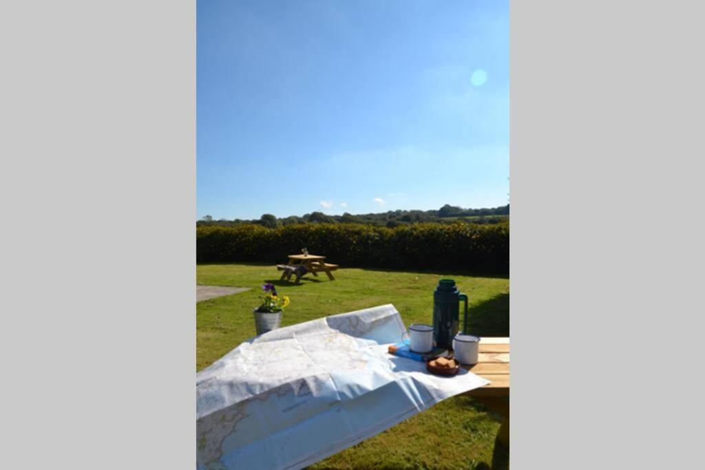 Farmhand Cottage Narberth Esterno foto