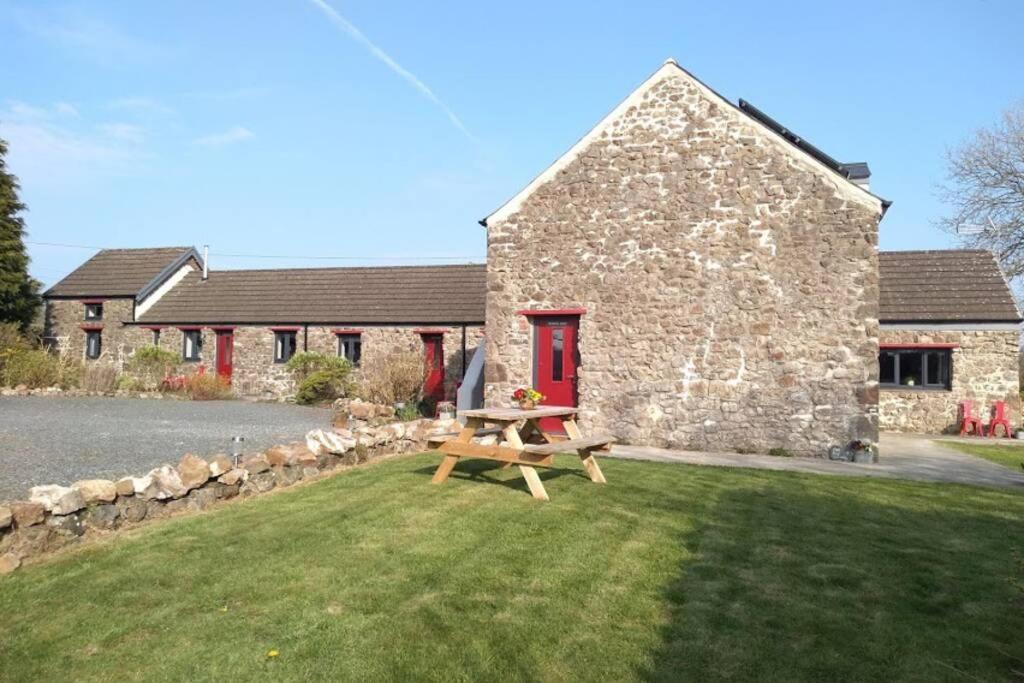 Farmhand Cottage Narberth Esterno foto