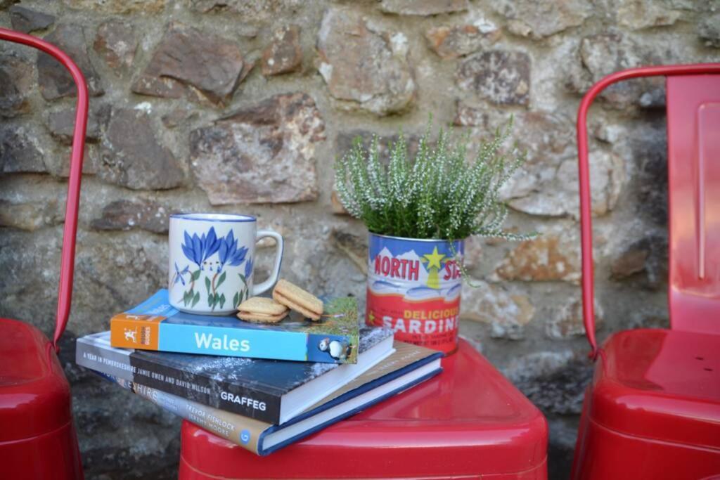 Farmhand Cottage Narberth Esterno foto